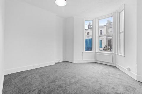 Flat 2 Ground Floor 1, 20 Ceylon Place, Eastbourne, BN21 3JF