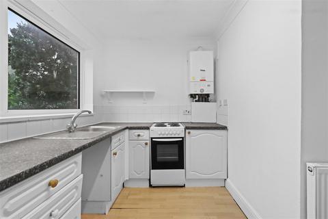 Flat 2 Ground Floor 1, 20 Ceylon Place, Eastbourne, BN21 3JF