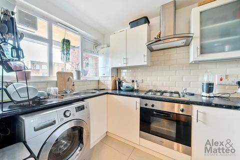 1 bedroom flat to rent, Thornton House, Townsend Street, SE17