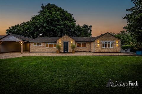 4 bedroom bungalow for sale, Willoughby Drive, Empingham