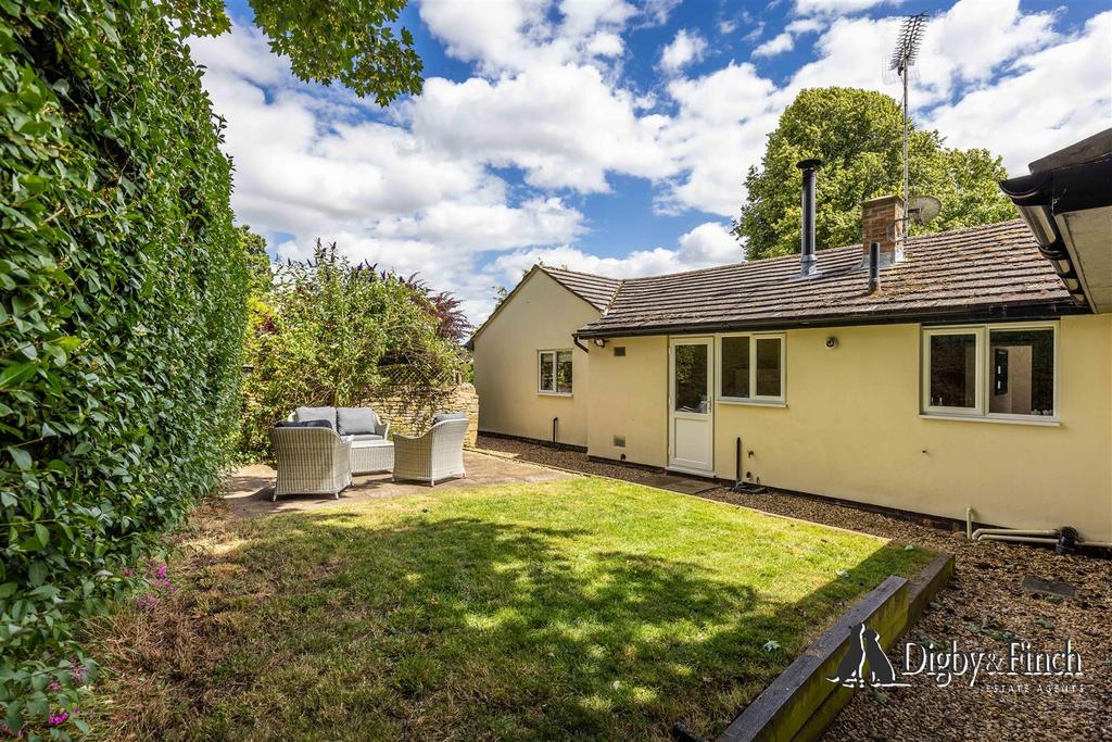 8 Willoughby Drive, Empingham, LE15 8 PZ-9watermark
