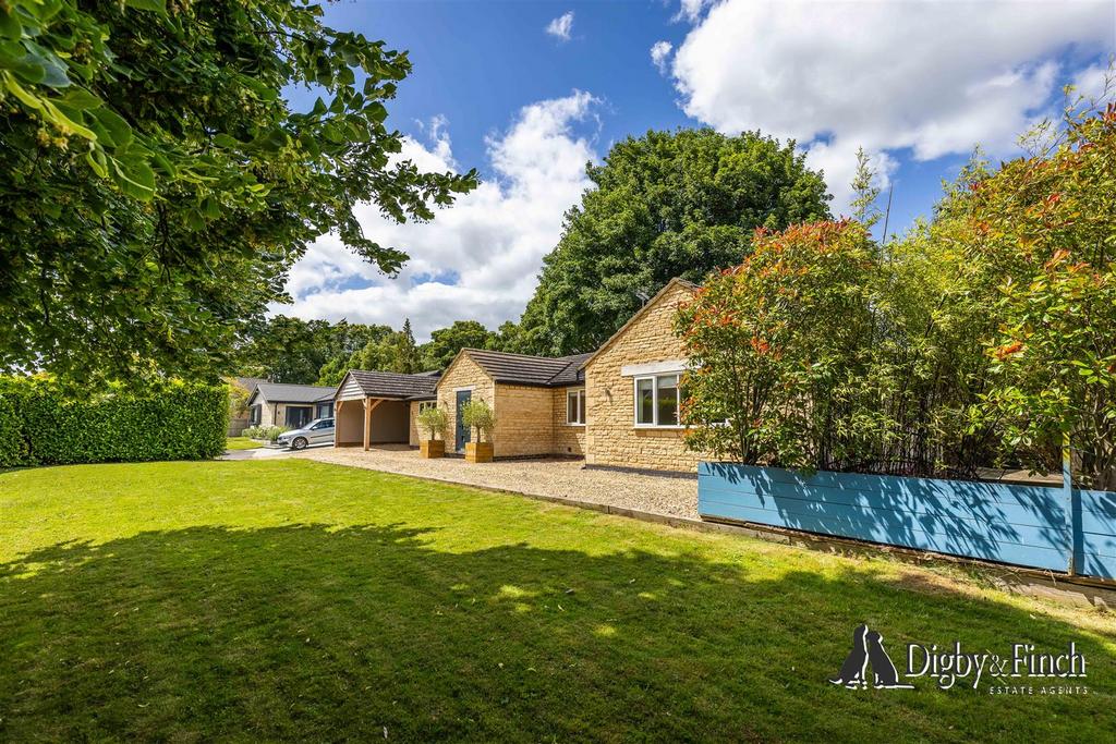 8 Willoughby Drive, Empingham, LE15 8 PZ-7watermark