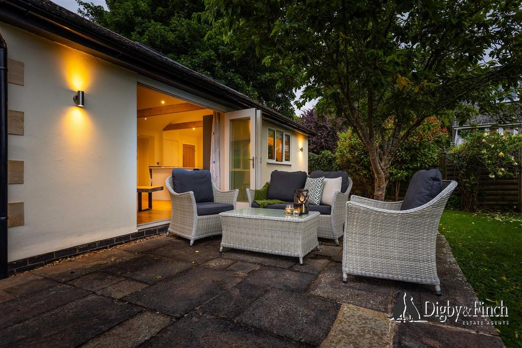 8 Willoughby Drive, Empingham, LE15 8 PZ-29.jpg