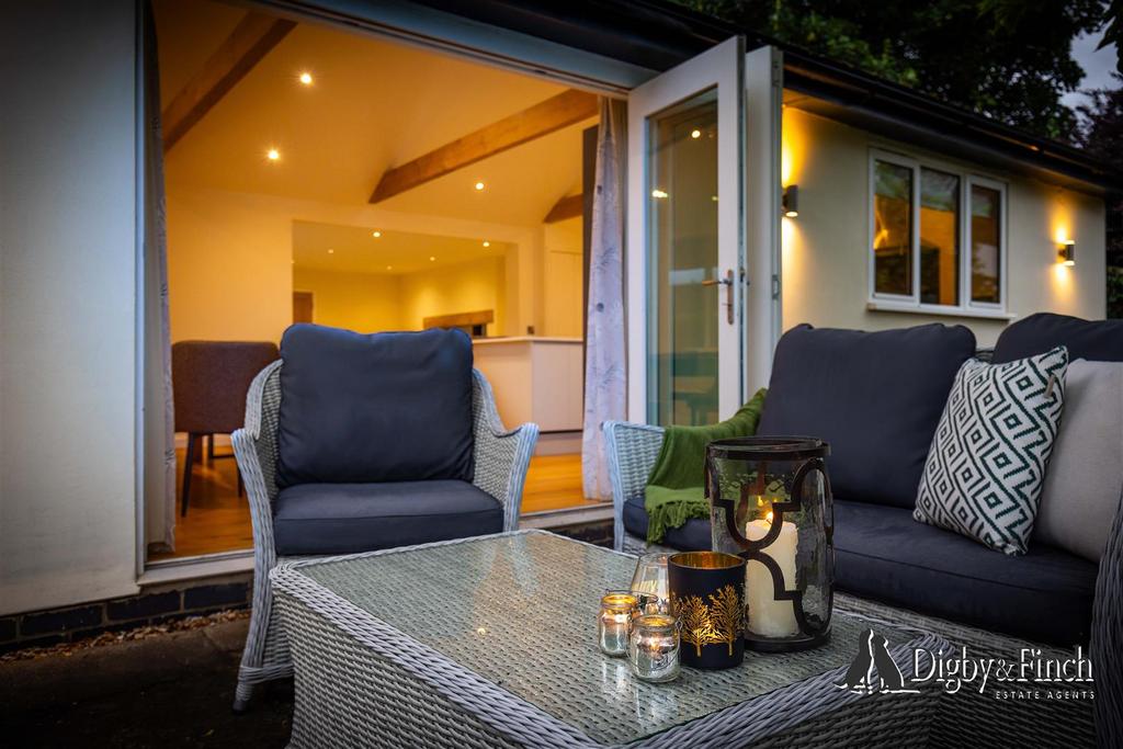 8 Willoughby Drive, Empingham, LE15 8 PZ-30.jpg