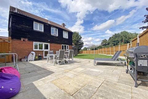 4 bedroom detached house for sale, Barlows Reach, Chelmer Village, Chelmsford