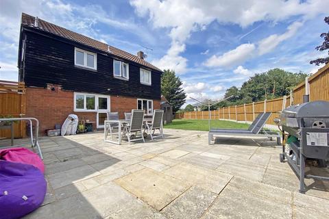 54 Barlows Reach, Chelmer Village, Chelmsford, CM2 6SN