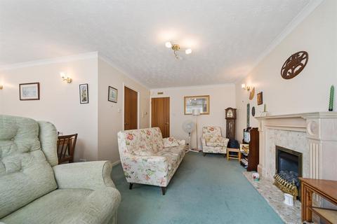 3 bedroom bungalow for sale, 62 Biddulph Way, Ledbury, Herefordshire, HR8