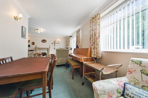 3 bedroom bungalow for sale, 62 Biddulph Way, Ledbury, Herefordshire, HR8