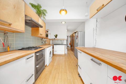 3 bedroom end of terrace house for sale, Radlix Road, Leyton E10