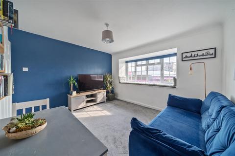 11, Bell Court Kingston Road, Surbiton, KT5 9NR