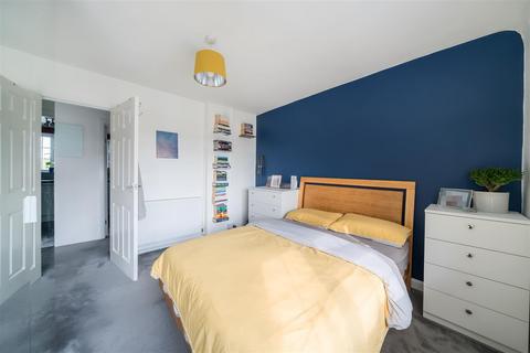 11, Bell Court Kingston Road, Surbiton, KT5 9NR