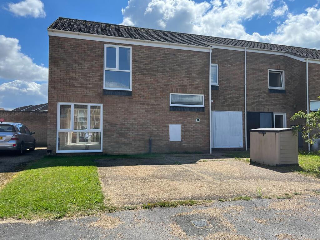 Apple Close, Raf Lakenheath IP27 3 bed end of terrace house to rent £