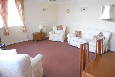 2 bedroom apartment to rent, John Batchelor way, Penarth