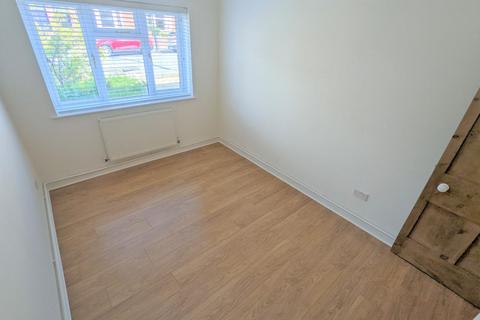 2 bedroom ground floor flat to rent, Woodland Place, Penarth