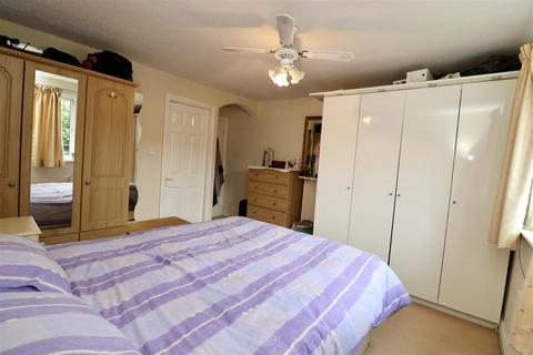 8 Elliot Way, Market Weighton, York, YO43 3RG