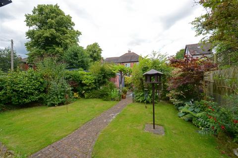 3 bedroom semi-detached house for sale, Armoury Gardens, Shrewsbury