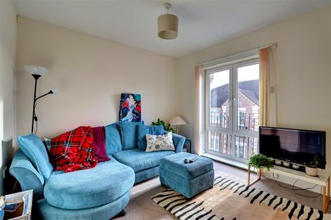 2 bedroom flat for sale, Rosemary Drive, Banbury