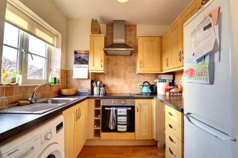 2 bedroom flat for sale, Rosemary Drive, Banbury