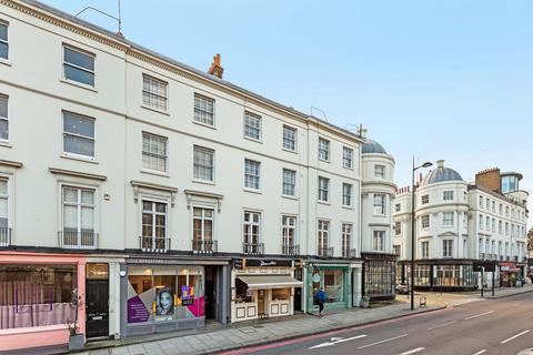 Studio to rent, Lower Grosvenor Place, London, SW1W
