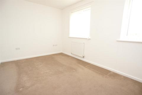 2 bedroom terraced house to rent, Greenfinch Grove, Birchwood, Warrington