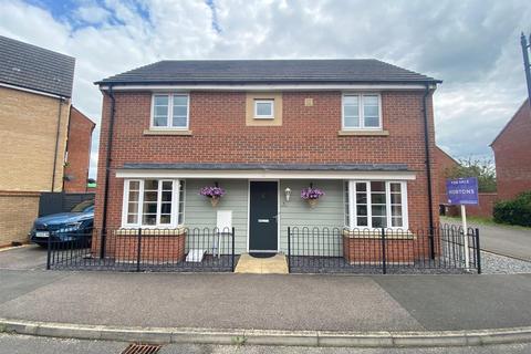 4 bedroom detached house for sale, Pintail Gardens, Hampton Vale, Peterborough