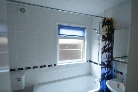 1 bedroom detached house to rent, High Street, Henlow, Bedfordshire