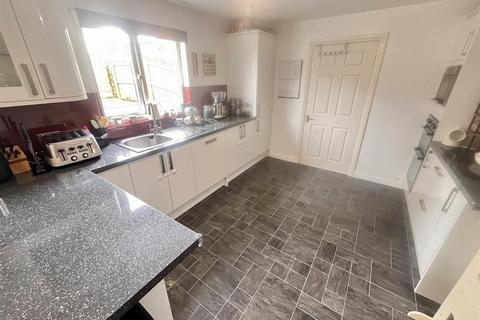 12b Cwrt Y Brenin, Ffosyffin, Aberaeron, SA46 0HU