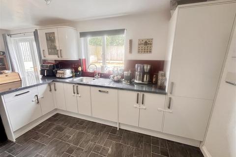 12b Cwrt Y Brenin, Ffosyffin, Aberaeron, SA46 0HU