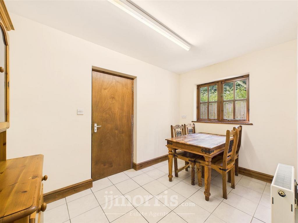Play/Freezer Room