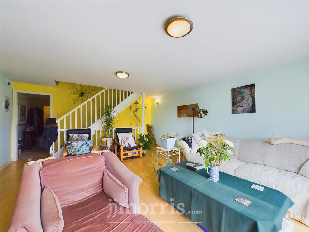 CAM03686 G0-PR0110-STILL027.jpg