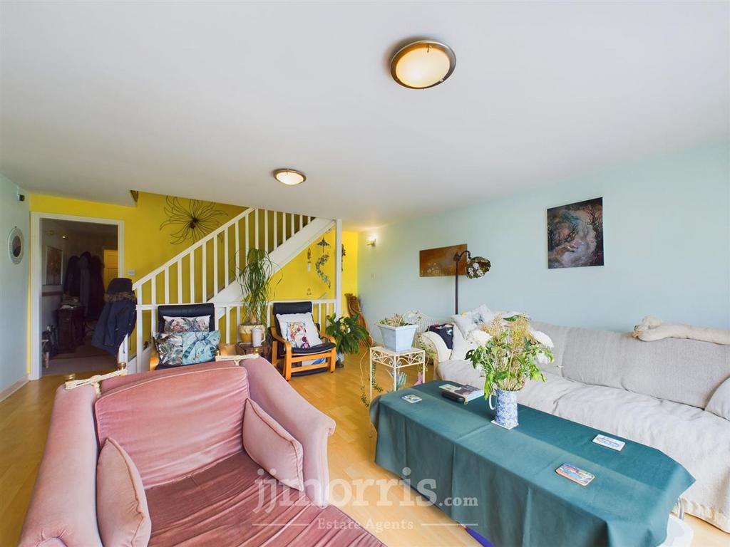 CAM03686 G0-PR0110-STILL027.jpg