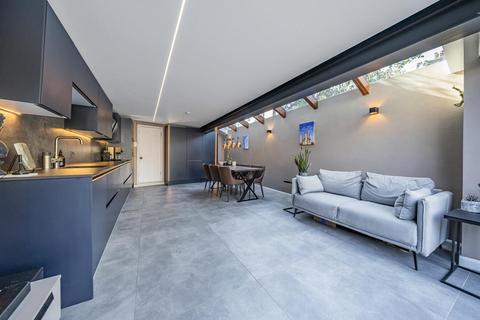 100 Brookdale Road, London, SE6 4JP