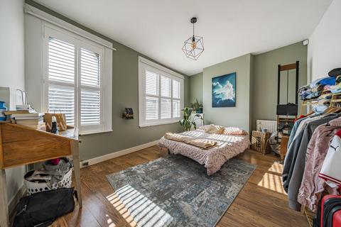 100 Brookdale Road, London, SE6 4JP