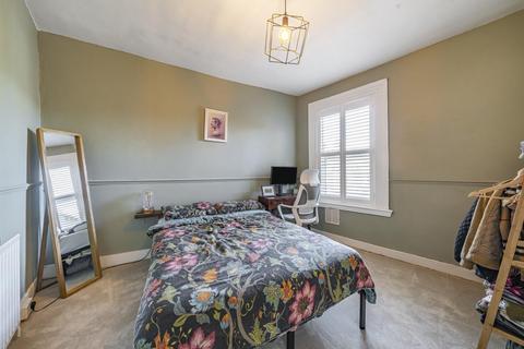 100 Brookdale Road, London, SE6 4JP