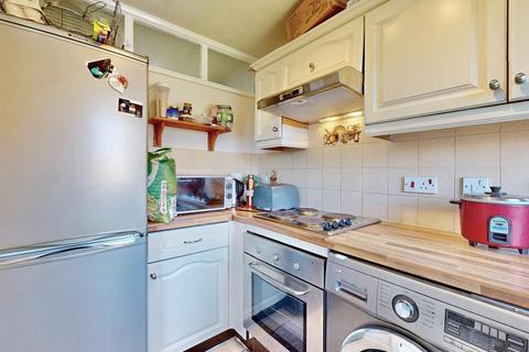 1 bedroom flat for sale, Portland Close, Chadwell Heath, RM6