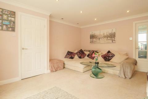 3 bedroom detached house for sale, Green Hill Road, Leeds