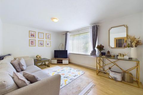 46 Belmonte Gardens, Sheffield, S2 2QY