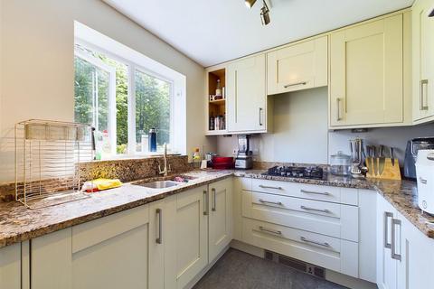 46 Belmonte Gardens, Sheffield, S2 2QY