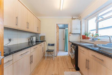 4 bedroom terraced house for sale, Marten Road, London