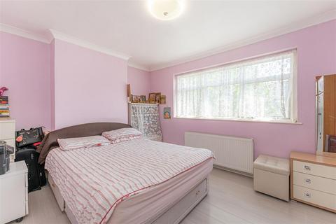 4 bedroom terraced house for sale, Marten Road, London