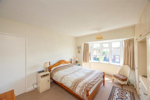 34 Kerwin Drive, Sheffield, S17 3DG