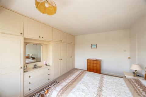 34 Kerwin Drive, Sheffield, S17 3DG