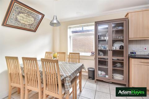 3 bedroom semi-detached house for sale, Juliana Close, London N2