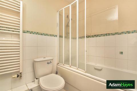 18c Juliana Close, London, N2 0TJ