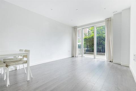 1 bedroom flat for sale, Woodberry Down, The Shoreline Building, N4
