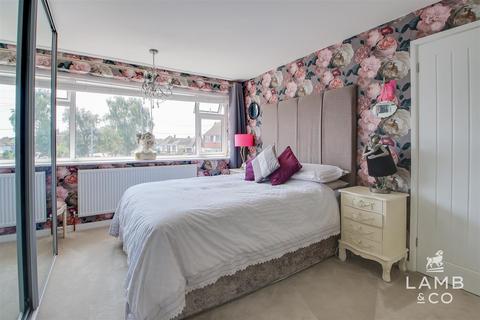 4 bedroom semi-detached house for sale, Princess Anne Close, Clacton-On-Sea CO15