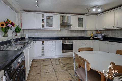1 Byng Crescent, Thorpe-le-soken, Clacton-on-sea, CO16 0JB