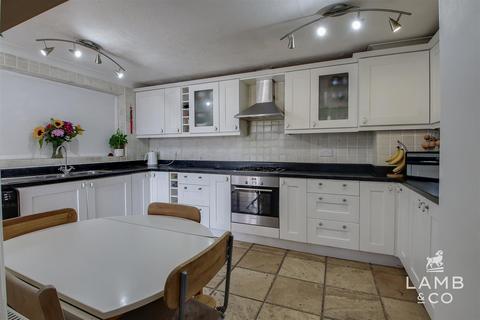 1 Byng Crescent, Thorpe-le-soken, Clacton-on-sea, CO16 0JB