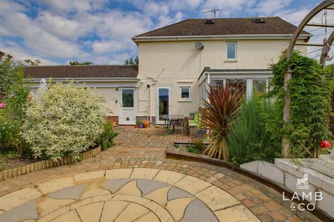 1 Byng Crescent, Thorpe-le-soken, Clacton-on-sea, CO16 0JB