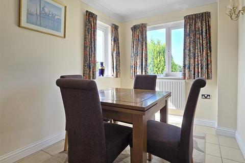 12 Brynsworthy Park, Roundswell, Barnstaple, EX31 3RB